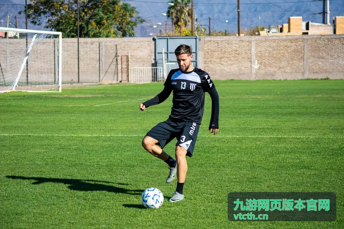 九游网页版本官网榜单中人气较高的竞技对战网页游戏封面